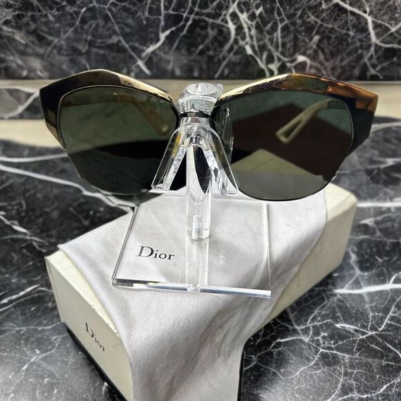 Vintage Christian Dior “Mirrored” Sunglasses - Picture 1 of 6